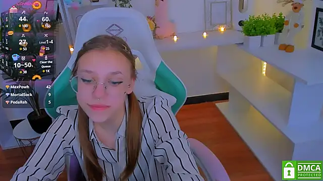 LayriantaVee online show from 10, 1, 2025