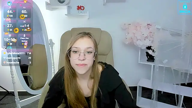 LayriantaVee online show from 3, 2, 2025