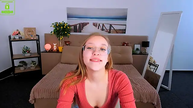 LayriantaVee online show from 1, 3, 2025