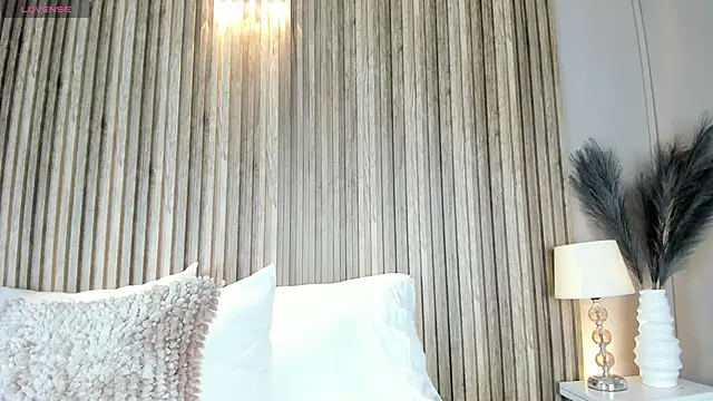 HannaPaola online show from 1, 2, 2026