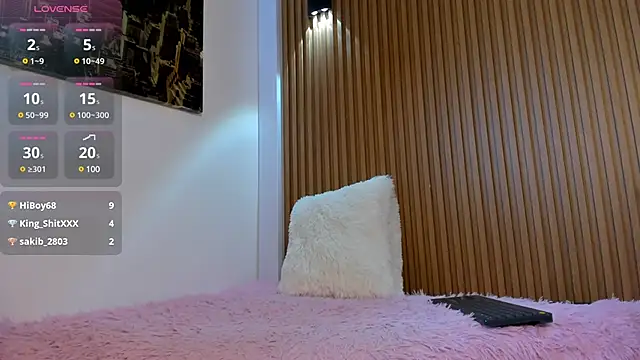 Snapshot of valentina_lux chatting on 17, 3, 2025 valentina lux online show from 17, 3, 2025