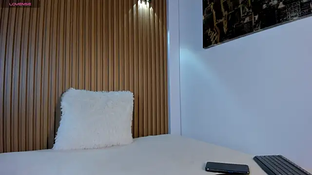 Snapshot of valentina_lux chatting on 21, 3, 2025 valentina lux online show from 21, 3, 2025