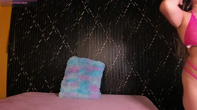 Snapshot of valentina_lux chatting on 1, 10, 2025 valentina lux online show from 1, 10, 2025