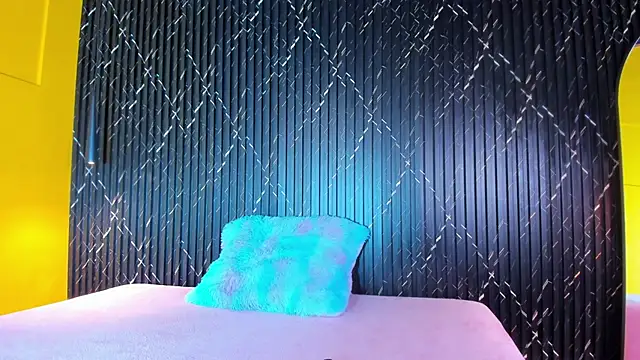 Snapshot of valentina_lux chatting on 3, 10, 2025 valentina lux online show from 3, 10, 2025