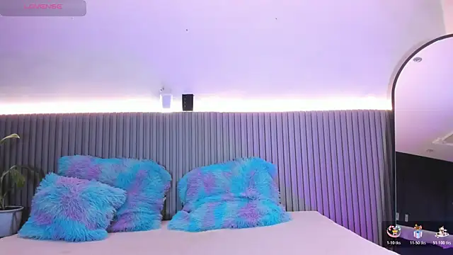 Snapshot of valentina_lux chatting on 20, 12, 2025 valentina lux online show from 20, 12, 2025