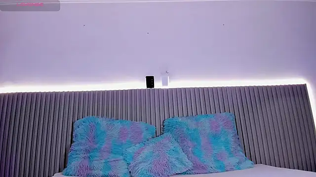 Snapshot of valentina_lux chatting on 8, 1, 2026 valentina lux online show from 8, 1, 2026