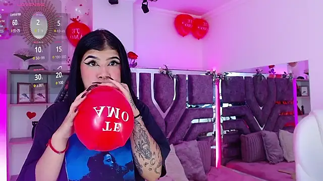 AliceWalker 11 online show from 7, 2, 2025