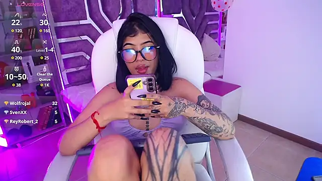 AliceWalker 11 online show from 18, 2, 2025