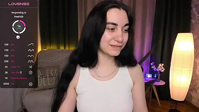 Snapshot of hannacheekss_ chatting on 7, 12, 2024 hannacheekss online show from 7, 12, 2024