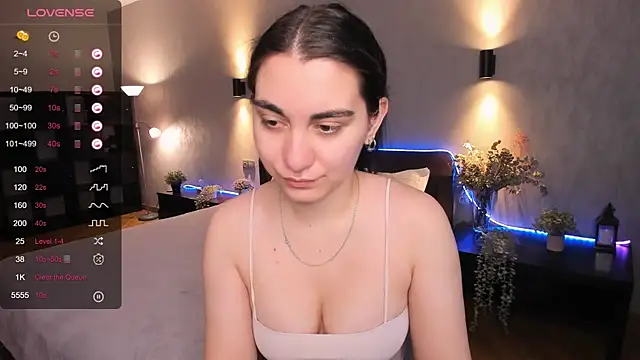 Snapshot of hannacheekss_ chatting on 9, 12, 2024 hannacheekss online show from 9, 12, 2024