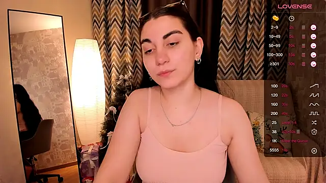 Snapshot of hannacheekss_ chatting on 18, 12, 2024 hannacheekss online show from 18, 12, 2024