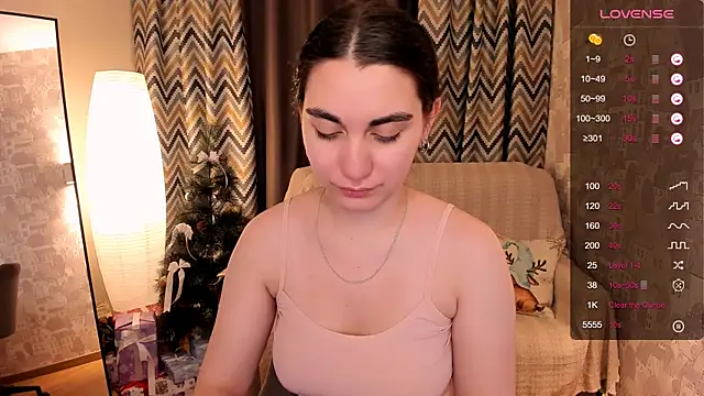 Snapshot of hannacheekss_ chatting on 21, 12, 2024 hannacheekss online show from 21, 12, 2024