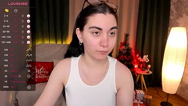 Snapshot of hannacheekss_ chatting on 28, 12, 2024 hannacheekss online show from 28, 12, 2024