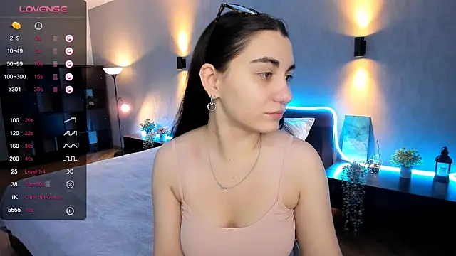 Snapshot of hannacheekss_ chatting on 14, 1, 2025 hannacheekss online show from 14, 1, 2025