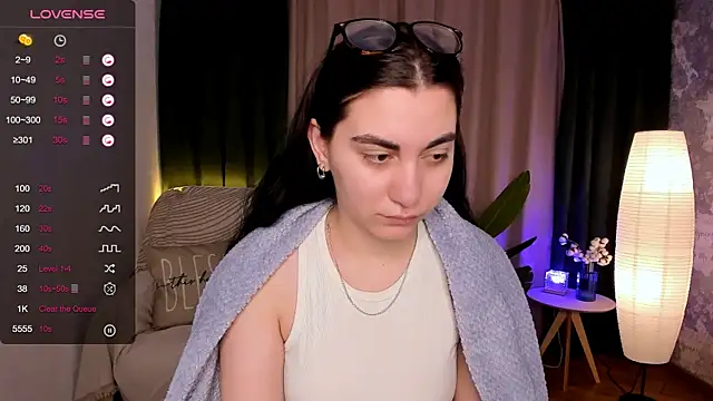 Snapshot of hannacheekss_ chatting on 21, 1, 2025 hannacheekss online show from 21, 1, 2025