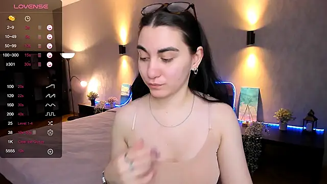 Snapshot of hannacheekss_ chatting on 25, 1, 2025 hannacheekss online show from 25, 1, 2025