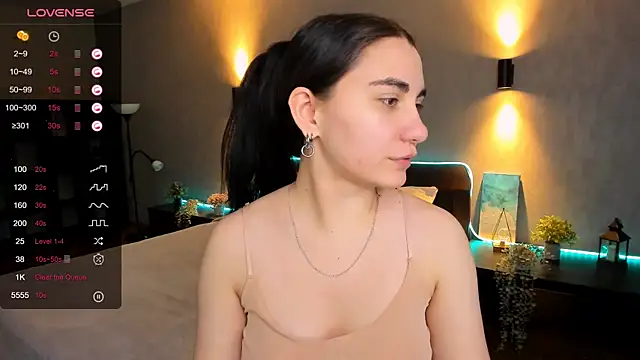 Snapshot of hannacheekss_ chatting on 27, 1, 2025 hannacheekss online show from 27, 1, 2025