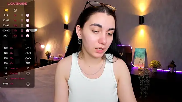 Snapshot of hannacheekss_ chatting on 28, 1, 2025 hannacheekss online show from 28, 1, 2025