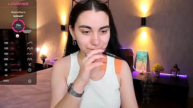 Snapshot of hannacheekss_ chatting on 29, 1, 2025 hannacheekss online show from 29, 1, 2025