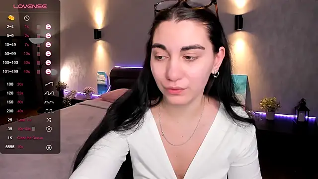 Snapshot of hannacheekss_ chatting on 12, 2, 2025 hannacheekss online show from 12, 2, 2025