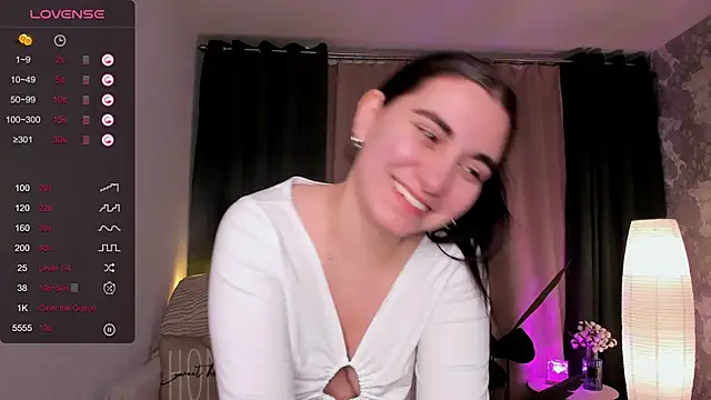 Snapshot of hannacheekss_ chatting on 17, 2, 2025 hannacheekss online show from 17, 2, 2025