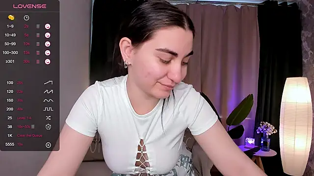 Snapshot of hannacheekss_ chatting on 19, 2, 2025 hannacheekss online show from 19, 2, 2025