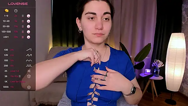 Snapshot of hannacheekss_ chatting on 19, 2, 2025 hannacheekss online show from 19, 2, 2025