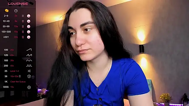 Snapshot of hannacheekss_ chatting on 20, 2, 2025 hannacheekss online show from 20, 2, 2025