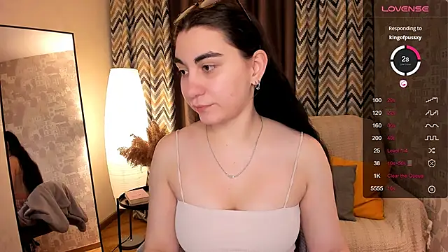 Snapshot of hannacheekss_ chatting on 24, 2, 2025 hannacheekss online show from 24, 2, 2025