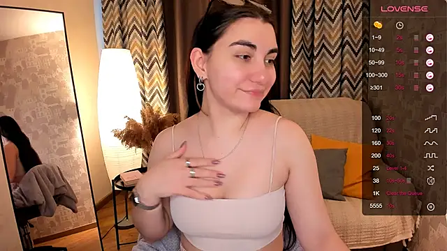 Snapshot of hannacheekss_ chatting on 24, 2, 2025 hannacheekss online show from 24, 2, 2025