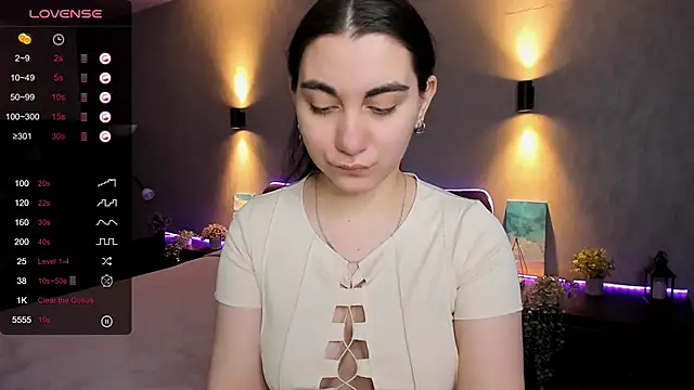 Snapshot of hannacheekss_ chatting on 28, 2, 2025 hannacheekss online show from 28, 2, 2025