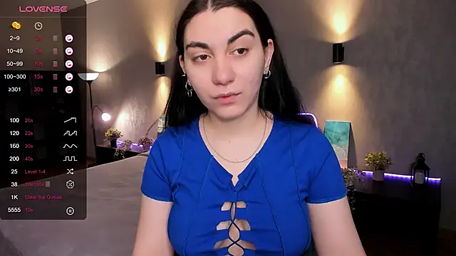 Snapshot of hannacheekss_ chatting on 4, 3, 2025 hannacheekss online show from 4, 3, 2025