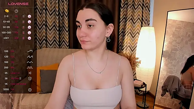 Snapshot of hannacheekss_ chatting on 8, 3, 2025 hannacheekss online show from 8, 3, 2025