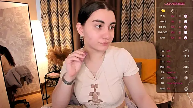 Snapshot of hannacheekss_ chatting on 11, 3, 2025 hannacheekss online show from 11, 3, 2025