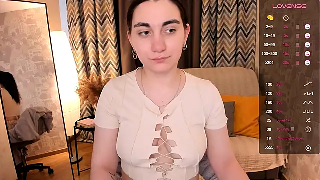 Snapshot of hannacheekss_ chatting on 11, 3, 2025 hannacheekss online show from 11, 3, 2025