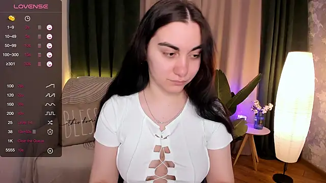 Snapshot of hannacheekss_ chatting on 12, 3, 2025 hannacheekss online show from 12, 3, 2025