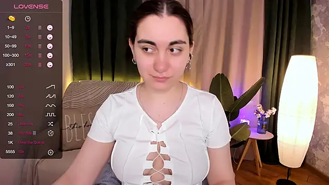 Snapshot of hannacheekss_ chatting on 12, 3, 2025 hannacheekss online show from 12, 3, 2025