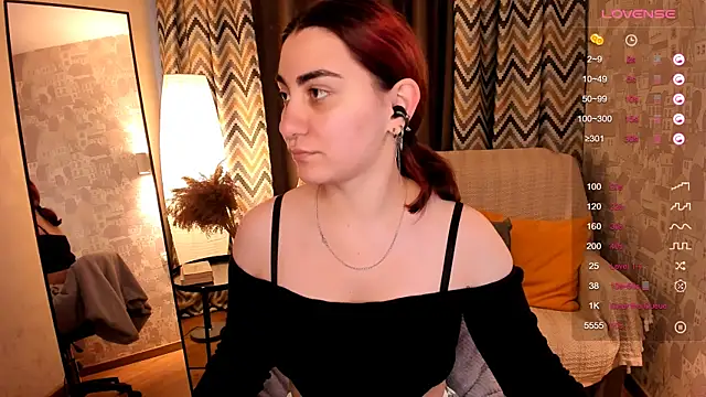 Snapshot of hannacheekss_ chatting on 11, 9, 2025 hannacheekss online show from 11, 9, 2025