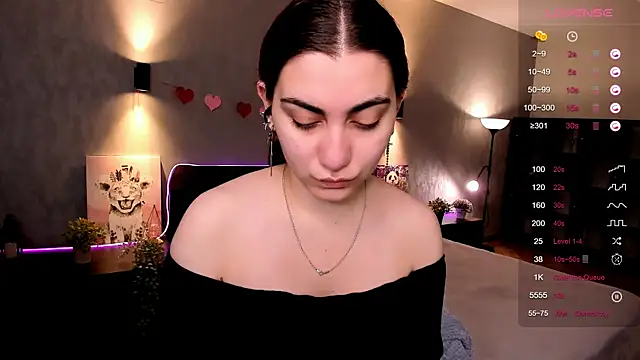 Snapshot of hannacheekss_ chatting on 12, 9, 2025 hannacheekss online show from 12, 9, 2025