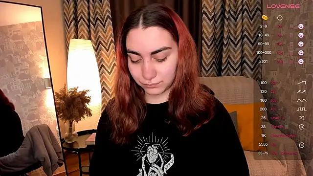 Snapshot of hannacheekss_ chatting on 6, 10, 2025 hannacheekss online show from 6, 10, 2025