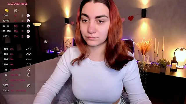 Snapshot of hannacheekss_ chatting on 7, 10, 2025 hannacheekss online show from 7, 10, 2025