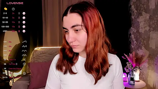 Snapshot of hannacheekss_ chatting on 20, 10, 2025 hannacheekss online show from 20, 10, 2025