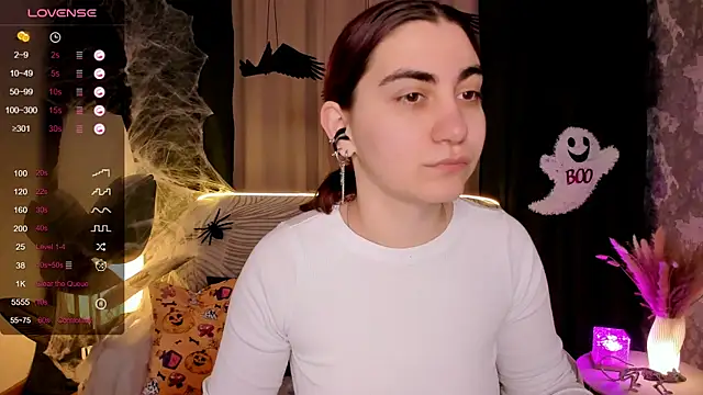 Snapshot of hannacheekss_ chatting on 22, 10, 2025 hannacheekss online show from 22, 10, 2025