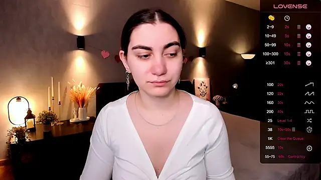 Snapshot of hannacheekss_ chatting on 4, 11, 2025 hannacheekss online show from 4, 11, 2025