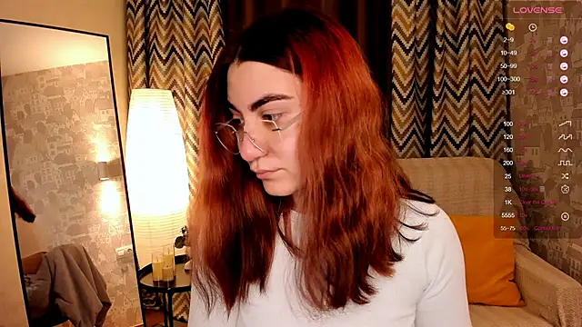 Snapshot of hannacheekss_ chatting on 5, 11, 2025 hannacheekss online show from 5, 11, 2025