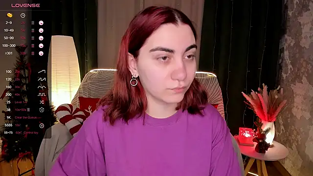 Snapshot of hannacheekss_ chatting on 5, 12, 2025 hannacheekss online show from 5, 12, 2025