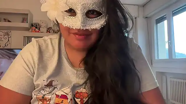 Snapshot of MashaCL chatting on 12, 9, 2025 MashaCL online show from 12, 9, 2025