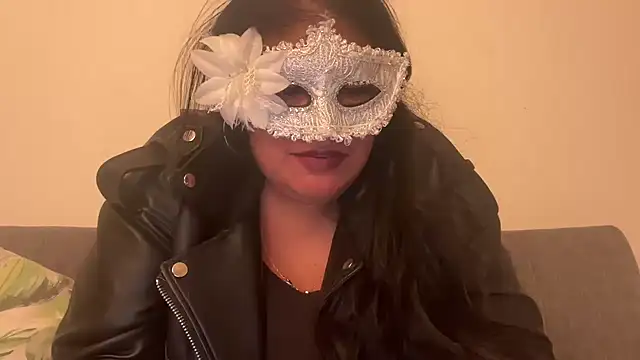 Snapshot of MashaCL chatting on 5, 11, 2025 MashaCL online show from 5, 11, 2025