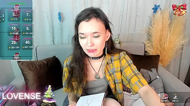 Emily Strikeee online show from 28, 12, 2024