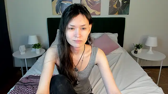 Emily Strikeee online show from 27, 1, 2025